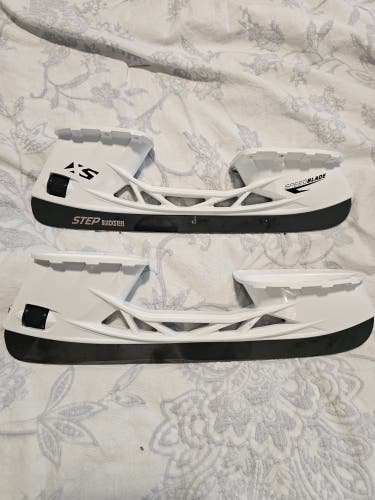 CCM Black Step Steel 295 mm (New)