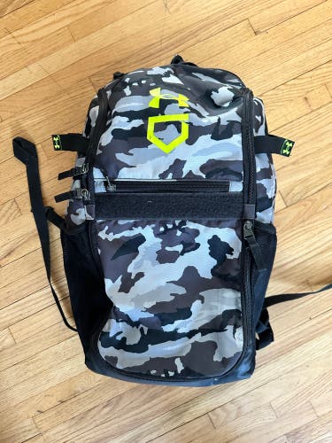 Under Armour Bat Pack (Used)