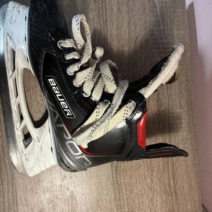 2021 Bauer Vapor 3X Pro Hockey Skates Regular Width Size 4.5 (Used)