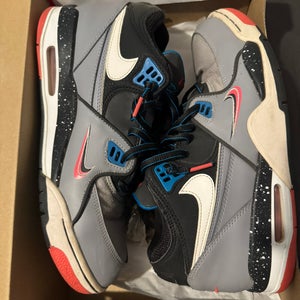 Men's Size M 10.0 (W 11.0) Nike Shoes (Used)