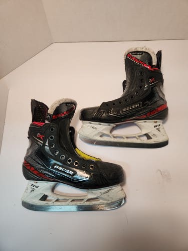 Bauer Vapor 2X Hockey Skates Regular Width Size 4.5 (Used)