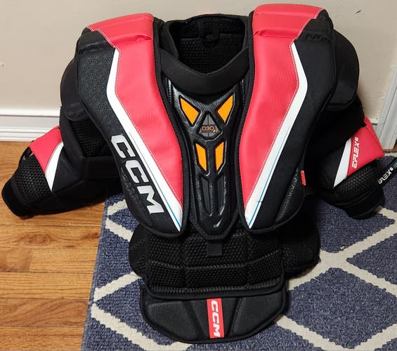 Large CCM Eflex 6 Goalie Chest Protector (Used)