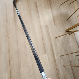 New CCM Jetspeed FT7 Pro RH p28 75 Flex