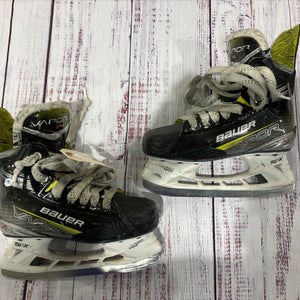 Junior Bauer Vapor X4 Hockey Skates Size 3.5EE (Used)