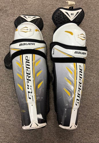 4-Piece Hockey Player Bundle