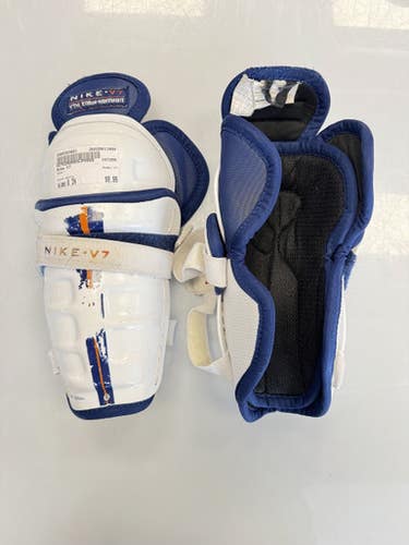 Used Nike V7 Youth Shin Guards White 8" 11860-S000303921