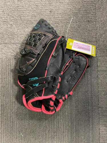 Used Wilson FLASH RH Throw Fastpitch Gloves Black 11 1/2" 11614-S000229891