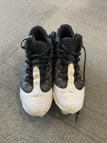 Used Under Armour BH SHOW BB/SB Cleats Black And White Junior 03.5 11614-S000229821