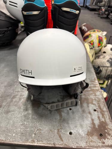 Used Smith Snowsport Helmet Adult White SM 11337-S000478544
