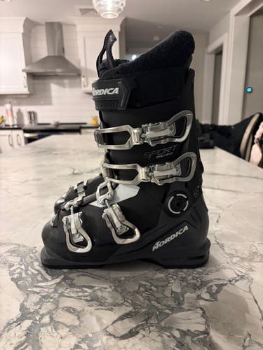 Nordica SportMachine Ski Boots 23/ 23.5