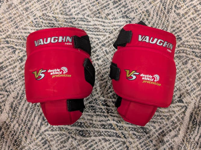 Vaughn V5 Knee Pads