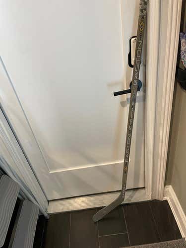 Junior Easton Z-Bubble Right Handed Hockey Stick 50 Flex