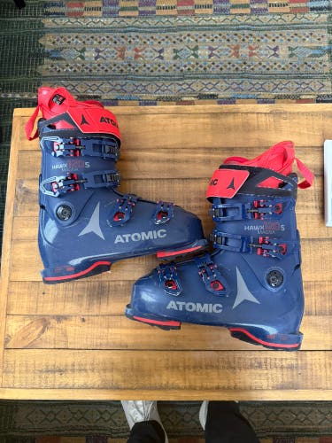Mondo 28 & 28.5 Men's Atomic Hawx Magna Ski Boots (Used)