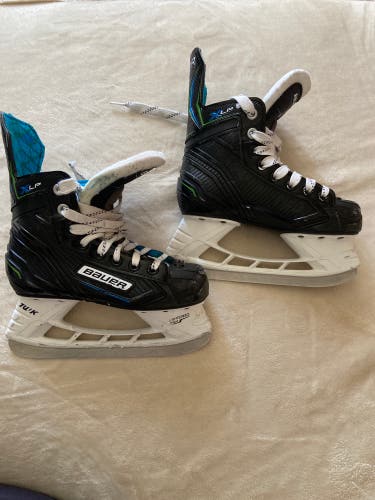Bauer XLP Hockey Skates Size 1.5 (Used)