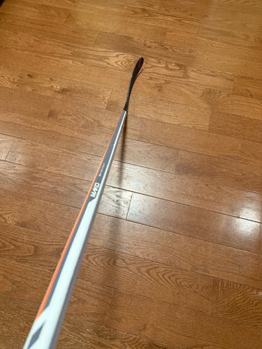 Senior Easton Mako II Left Hand Hockey Stick P28 75 Flex (Used)