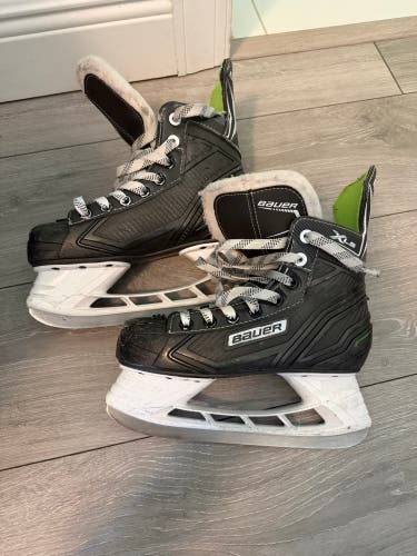 Bauer XLS Hockey Skates Size 3 (Used)