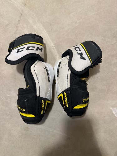 Senior Small CCM Tacks 9060 Elbow Pads (Used)