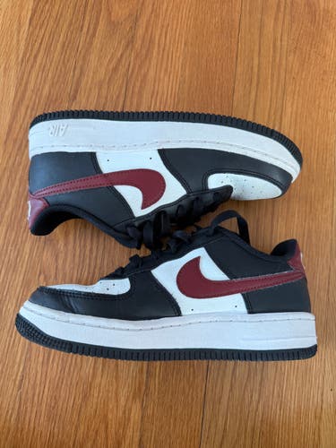 Nike Air Force 1 Low Sneakers in Black Dark Team Red 3.5Y (Big Kids / Youth) (Used)