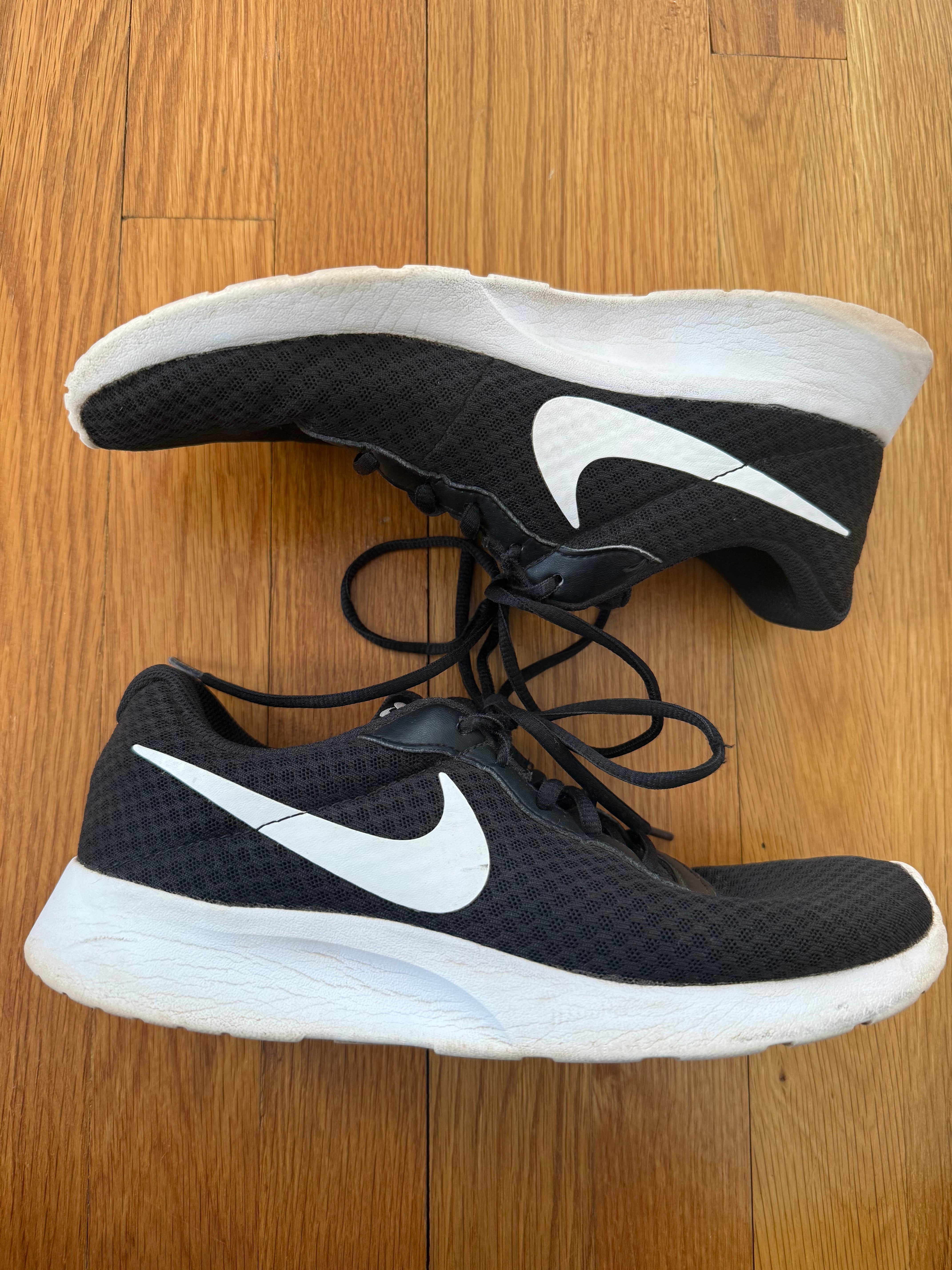 nike womens black tanjun