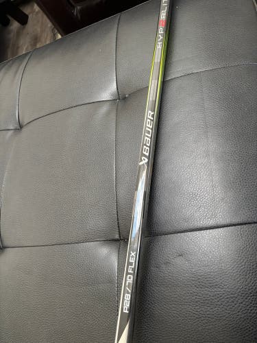 Senior Bauer Vapor Hyperlite 2 Left Hand Hockey Stick P28 70 Flex (New)