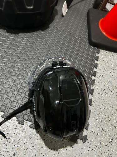 Medium Bauer Re-Akt 85 Helmet (Used)
