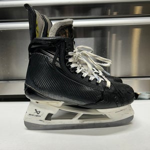 Bauer Vapor Hyperlite2 Hockey Skates NHL Pro Stock Size 8 FIT 2 272MM (Used)