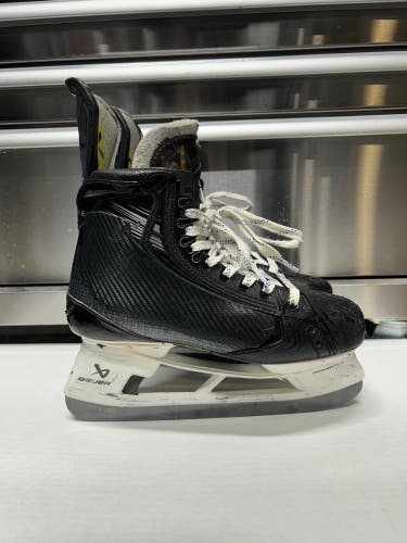 Bauer Vapor Hyperlite2 Hockey Skates NHL Pro Stock Size 8 FIT 2 272MM (Used)
