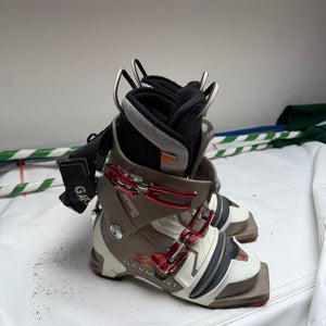 Garmont Athena 75 Mondo 24 & 24.5 Telemark Ski Boots Soft Flex (Used)