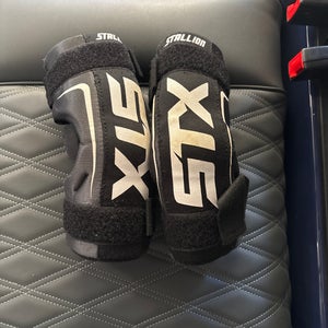 Small / Medium Adult STX Stallion 50 Arm Pads (Used)