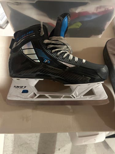 2021 True TF9 Hockey Goalie Skates Regular Width Pro Stock 9.5 (Used)