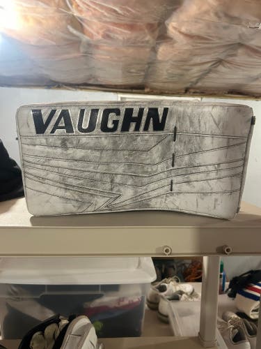 Vaughn V9 Pro Carbon Regular Pro Stock (Used)
