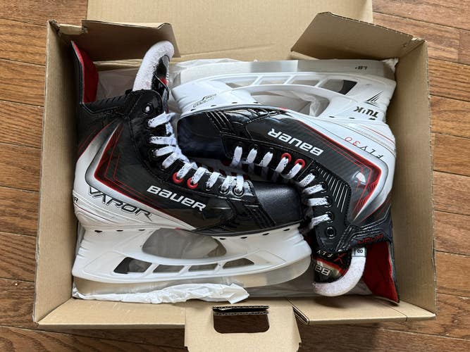2025 Bauer Vapor Fly30 Hockey Skates Regular Width 8 (Used)