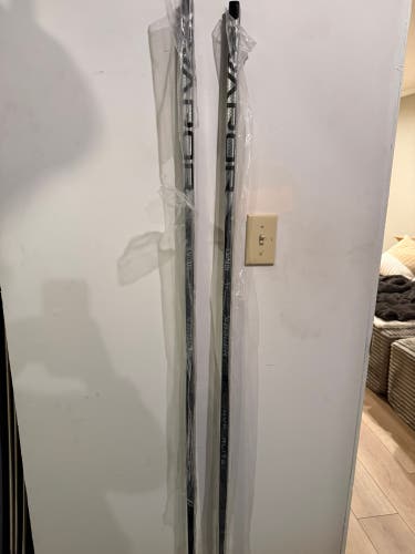 Senior Bauer Vapor Hyperlite 2 Right Handed Hockey Stick P88 65 Flex Pro Stock (New)