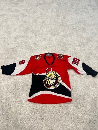 Red Medium Men's CCM 7000 Jersey (Used)