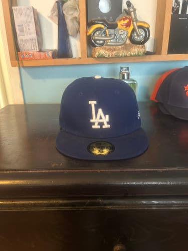 Blue Men's 7 5/8 New Era Hat (Used)