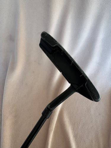 Black Unisex Blade Right Handed Putter 34" (Used)
