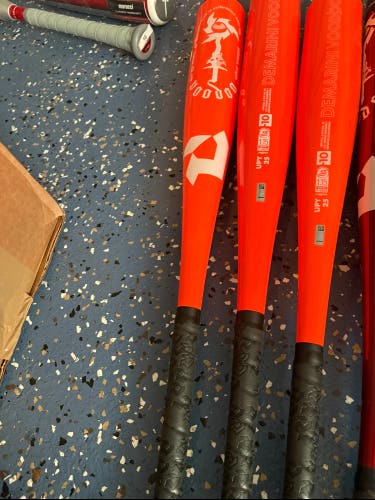 DeMarini Voodoo Bat 2025