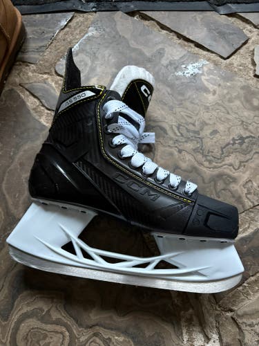 CCM AS-550 Hockey Skates Regular Width 7 (Used)