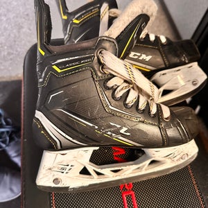 CCM Hockey Skates Size 2 (Used)