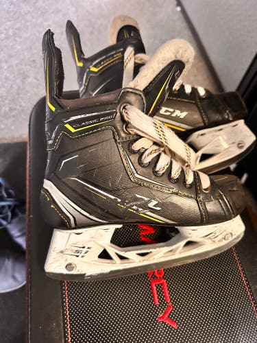 CCM Hockey Skates Size 2 (Used)