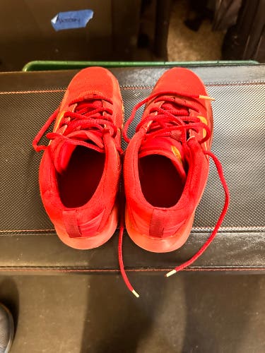 Kid's 3.5Y (Big Kids / Youth) Nike Shoes (Used)