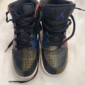 Kid's 4.5Y (Big Kids / Youth) Nike Shoes (Used)