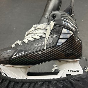 Black 2024 True Catalyst 9x4 Hockey Skates Regular Width 9 (New)