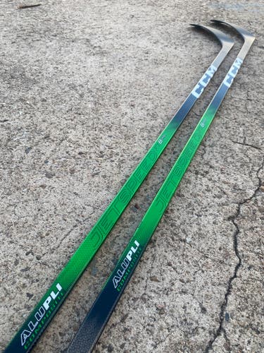 2 Pack CCM JETSPEED FT8 PRO Pro Stock Hockey Stick Grip P90M 85 Flex Right 8146