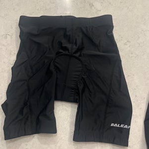 Black Unisex Large Youth cycling bike shorts (Used)