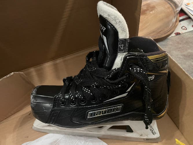 Bauer Supreme S29 Hockey Goalie Skates Regular Width Size 5 (Used)
