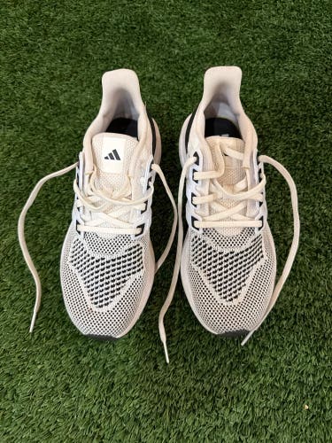 White Unisex 7Y (Big Kids / Youth) Youth Adidas Shoes (Used)