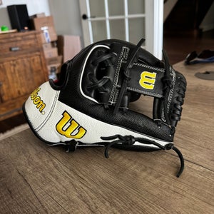 Wilson A2000 RH Baseball Glove 11.5" (New)