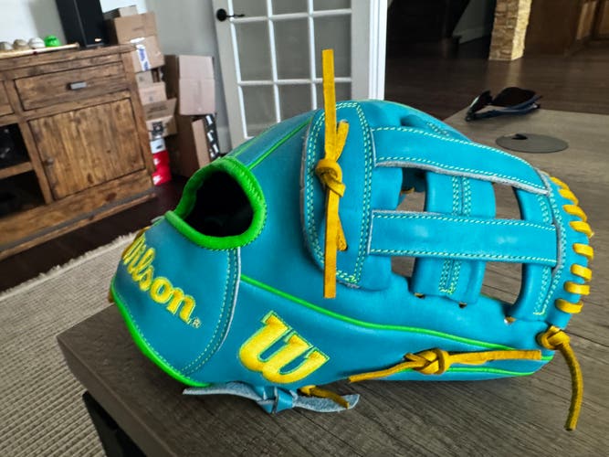 Wilson A2000 RH Baseball Glove 11.5" (New)