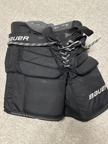 Intermediate Small 2022 Bauer Elite Hockey Goalie Pants (Used)